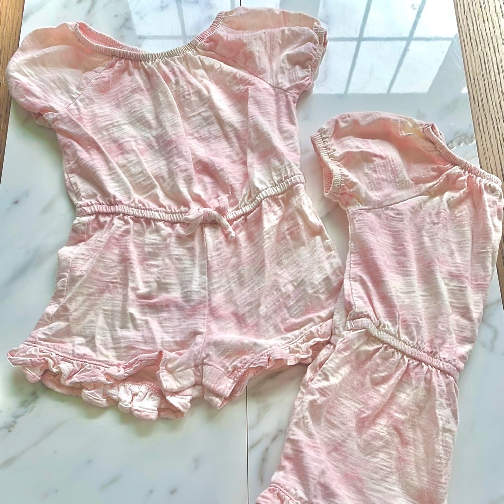 (2) twin girls 2T Cotton pink tie dyed jumpers